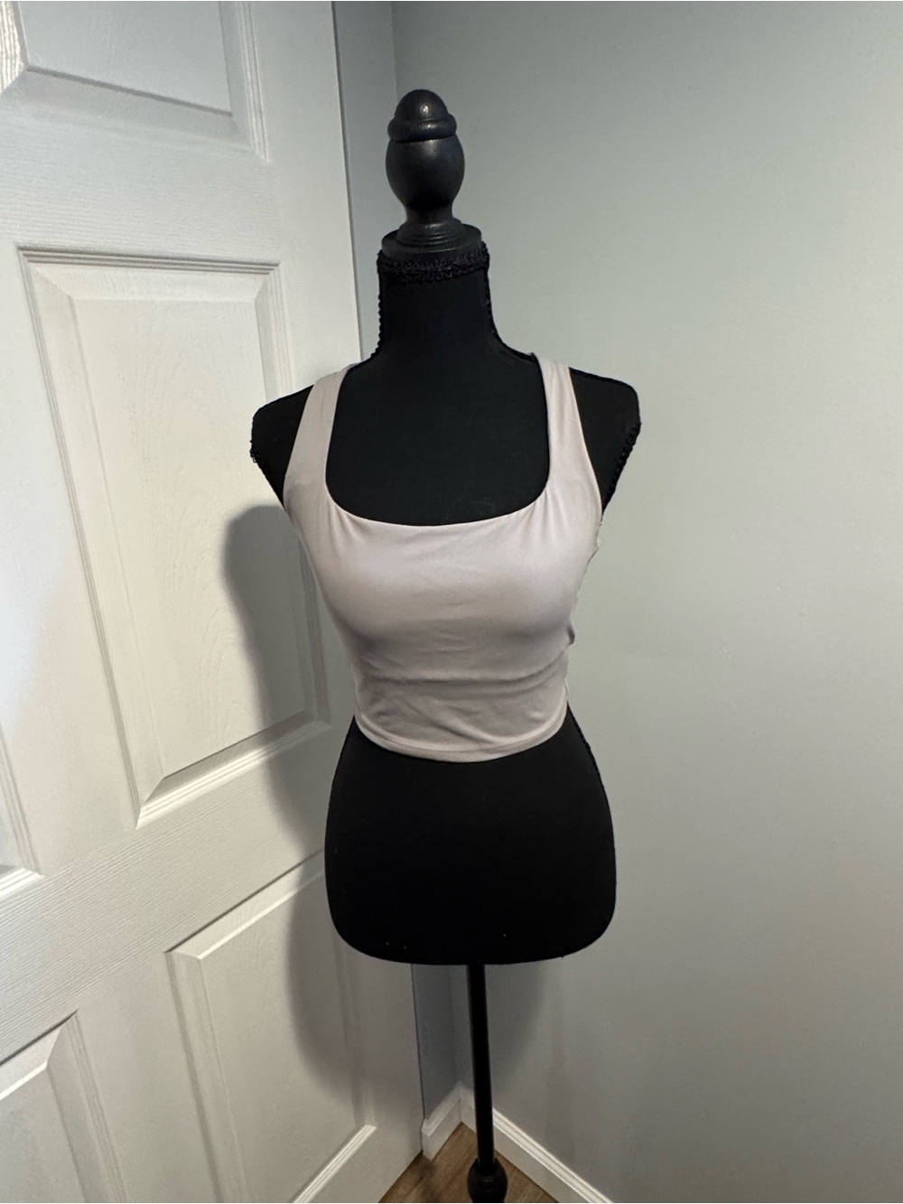 Halará Grey Crop Tank Top Size Medium